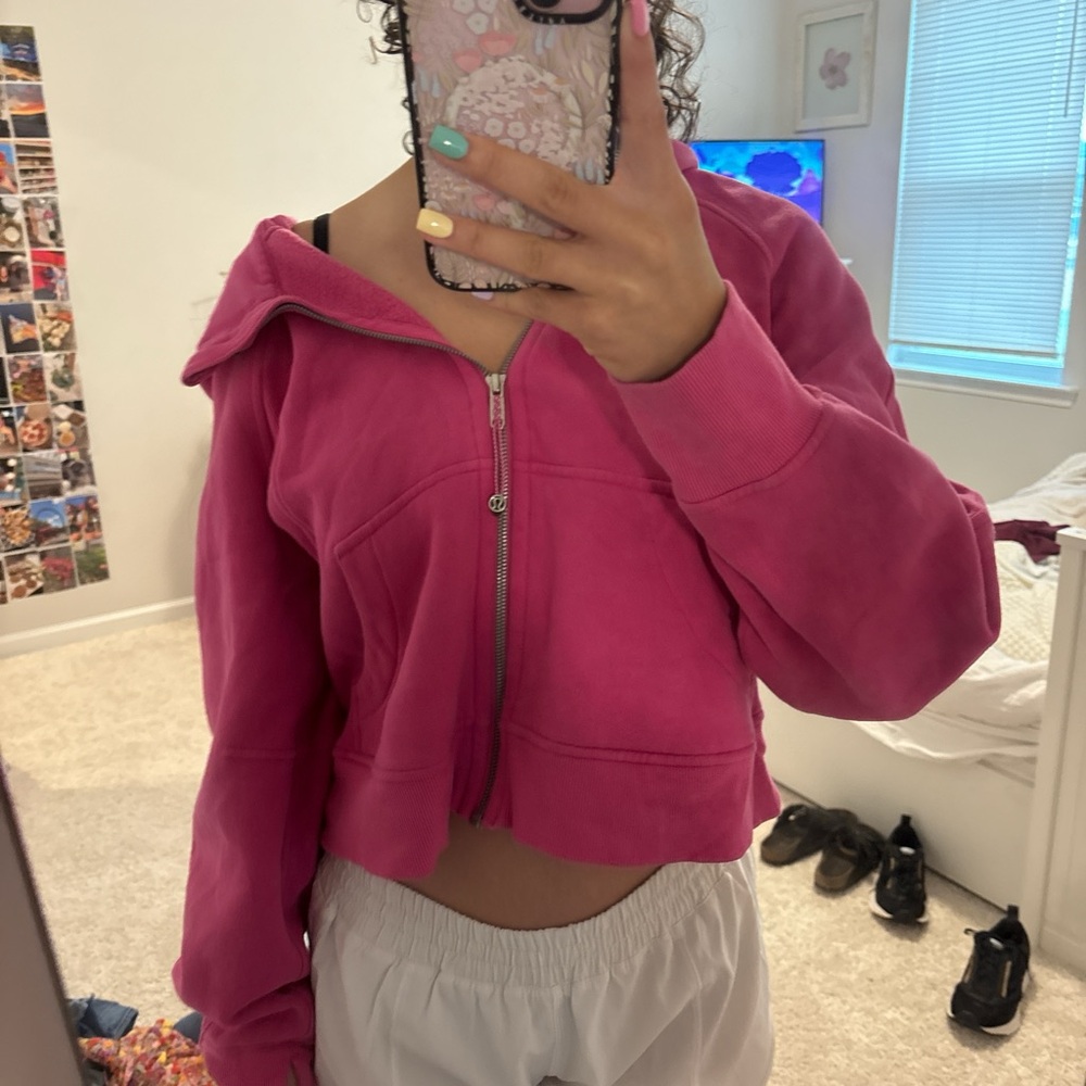 Lululemon pink scuba